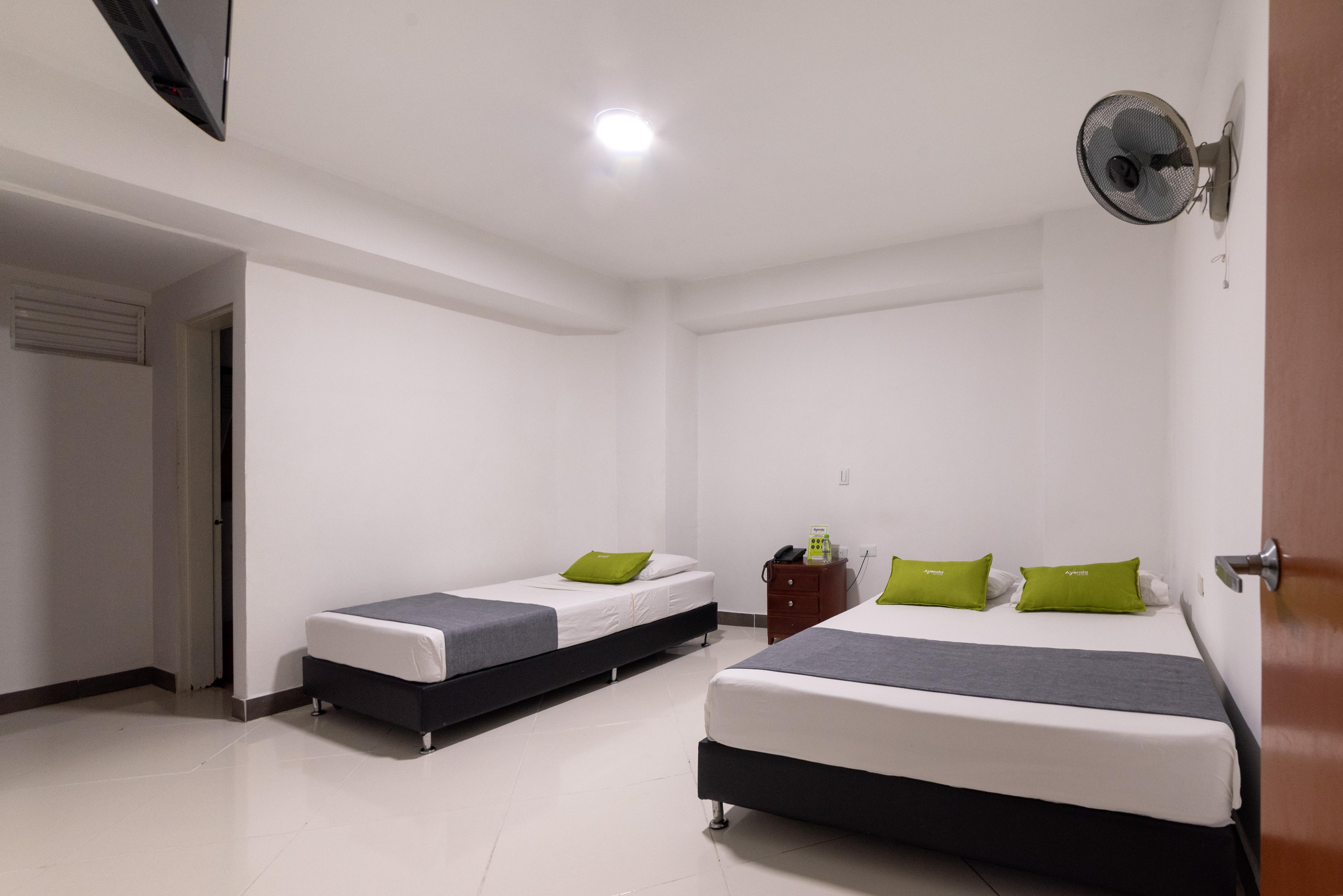 Ayenda 1234 Imperio 70 Hotel Medellin Exterior photo