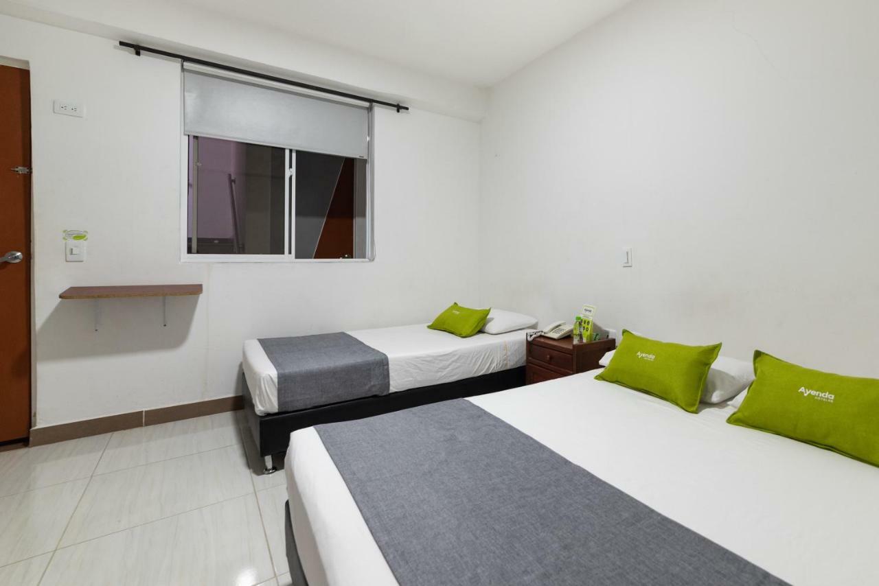Ayenda 1234 Imperio 70 Hotel Medellin Exterior photo