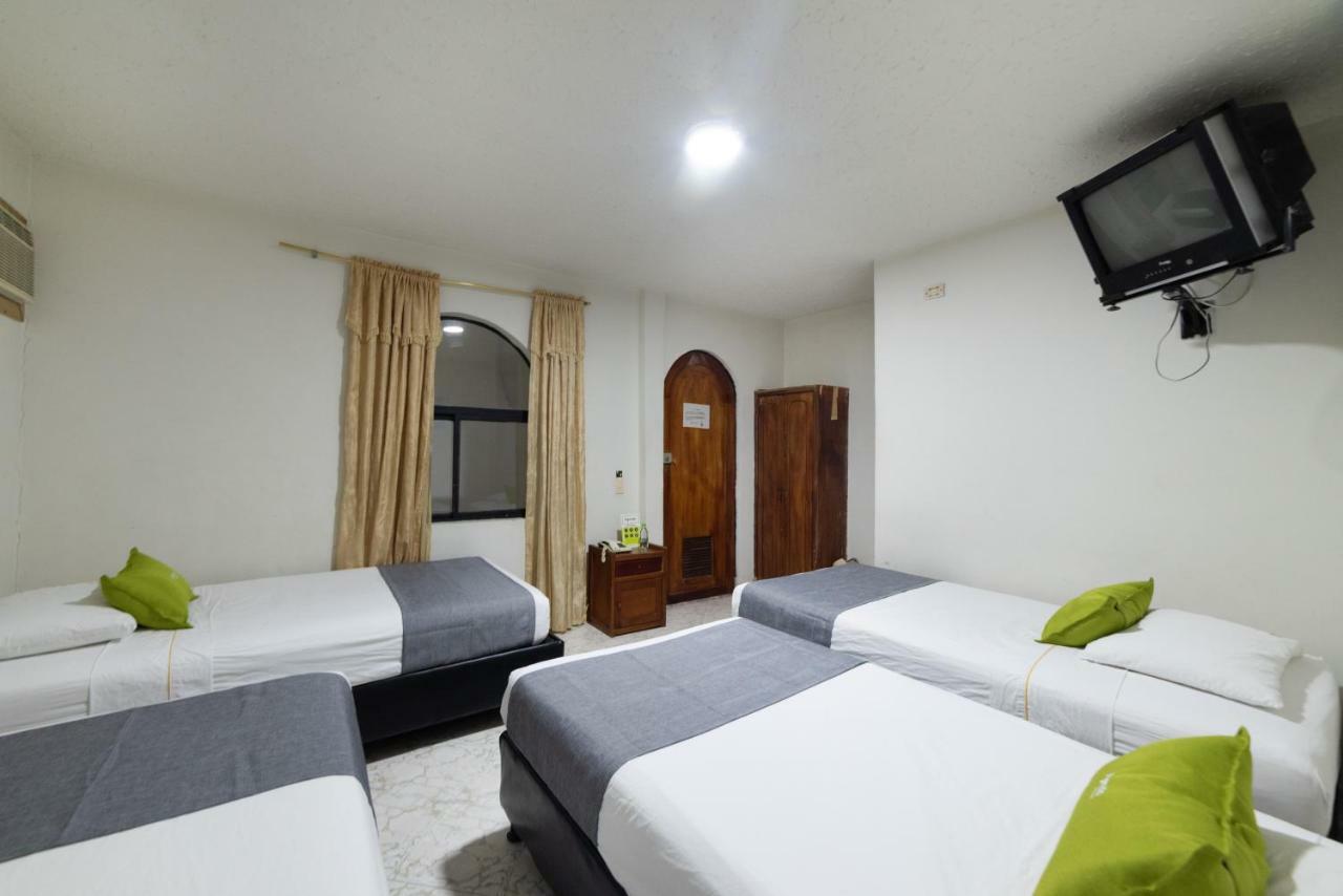 Ayenda 1234 Imperio 70 Hotel Medellin Exterior photo
